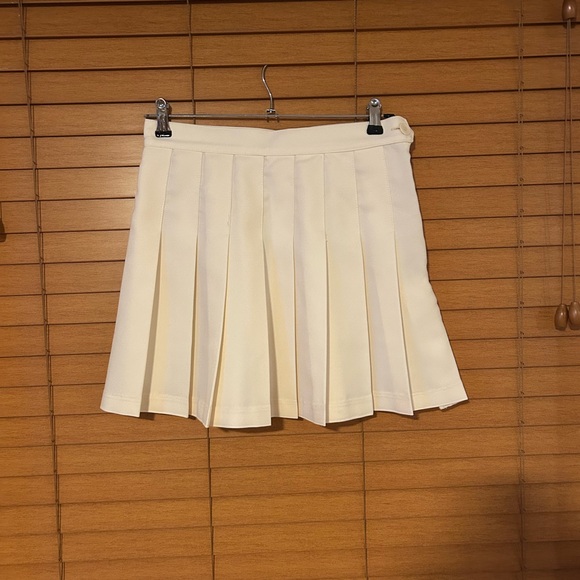 Los Angeles Apparel - Cream/White Pleated Mini Skirt - Picture 1 of 2